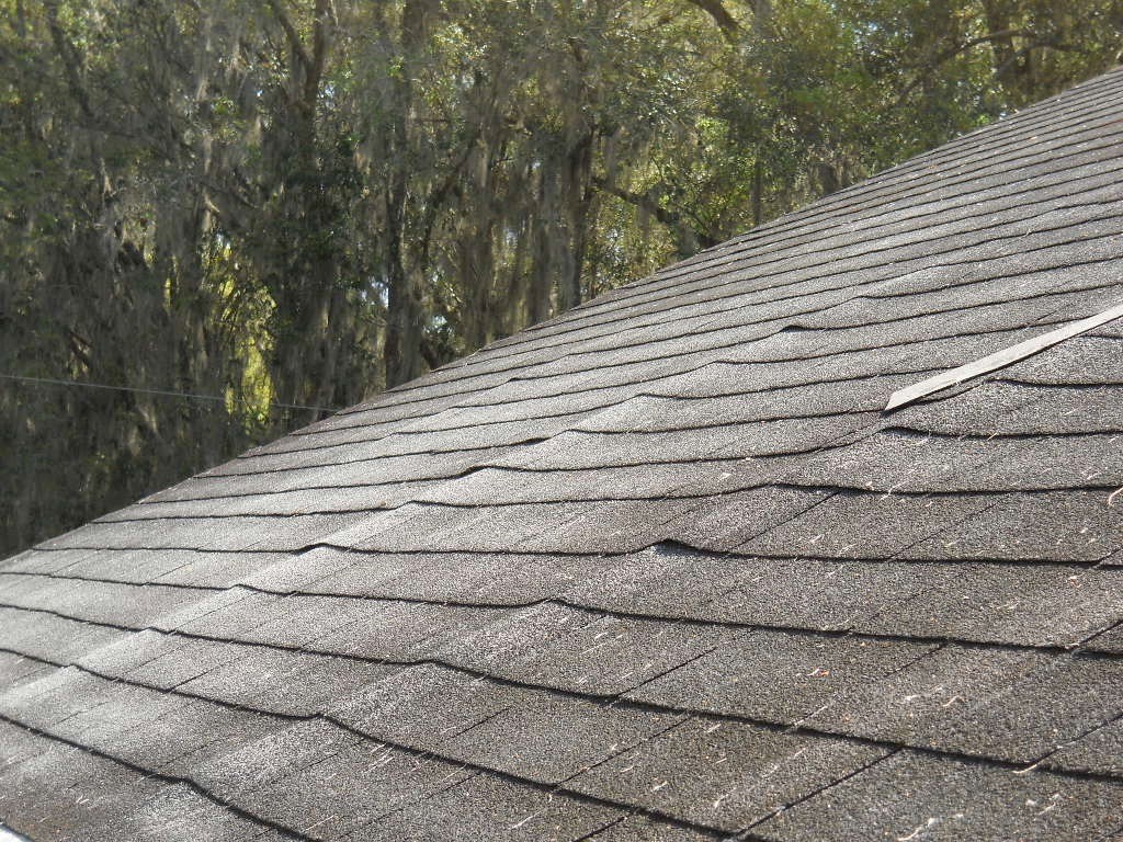 Sagging or Uneven Roof Surface